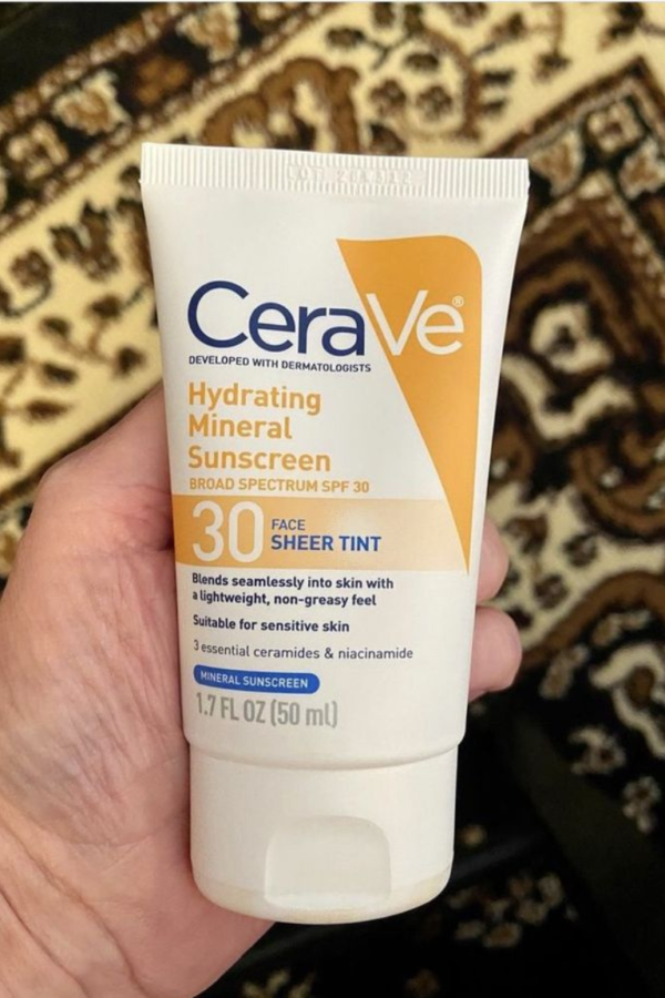 CeraVe Hydrating Mineral Sunscreen Broad Spectrum SPF 30 50ml - Image 4